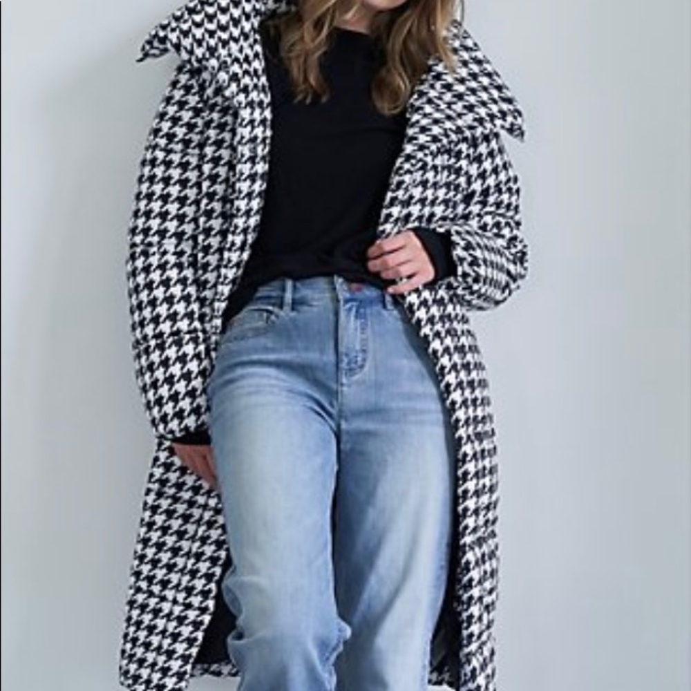 **SOLD**RARE! Houndstooth Puffer Coat. Oversized. Fits sizes X-Small thru Large. - Picture 2 of 9